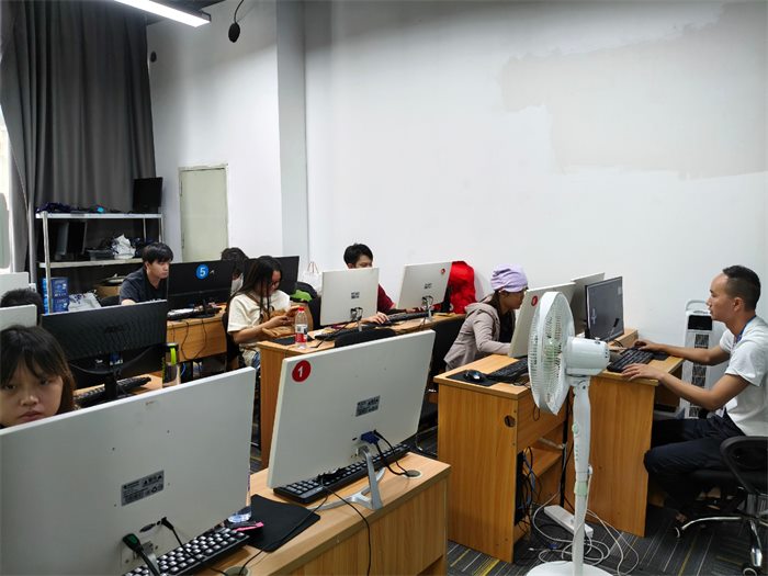 学员上课场景
